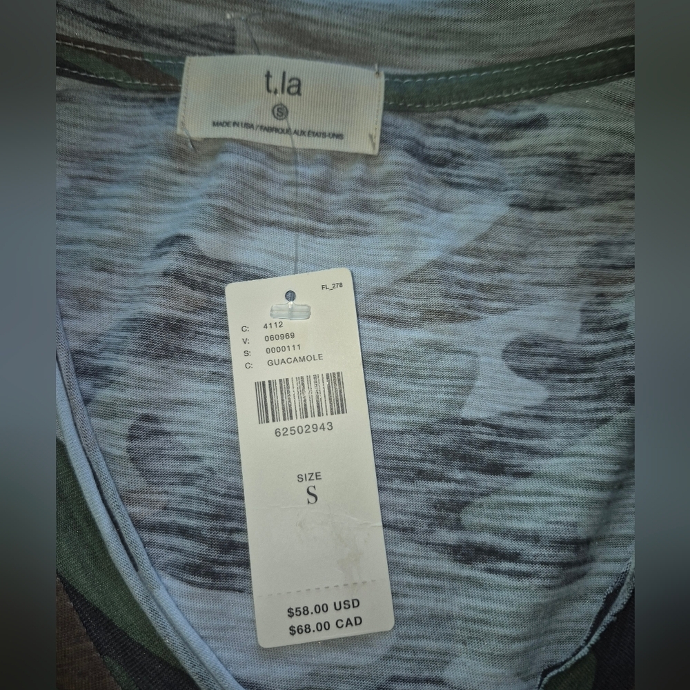 Anthropologie T.La Camo V-Neck Tee Size Small - Picture 4 of 6